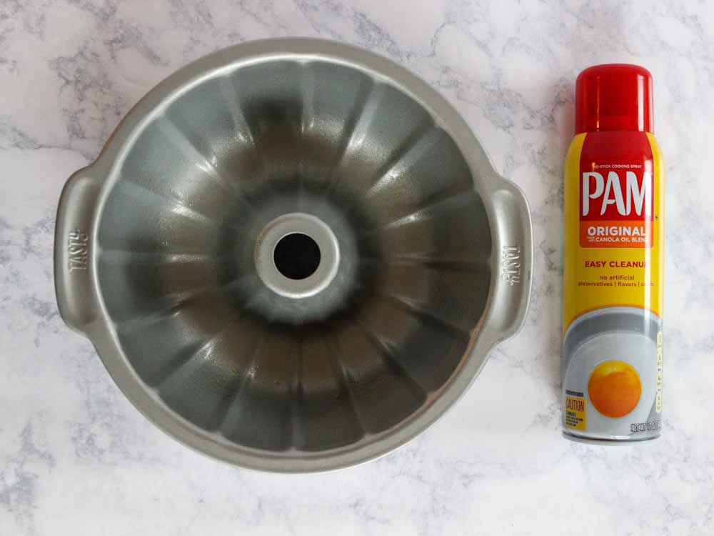 Image of a greased bundt pan and a can of non-stick cooking spray